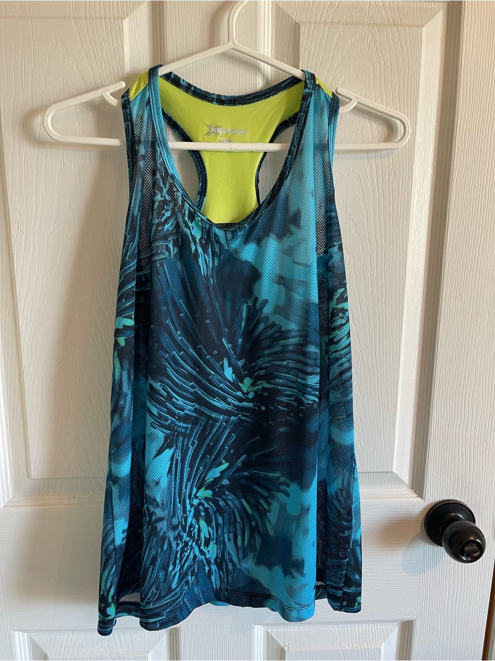 Xersion Women’s Blue Tropical Print Racerback Tank